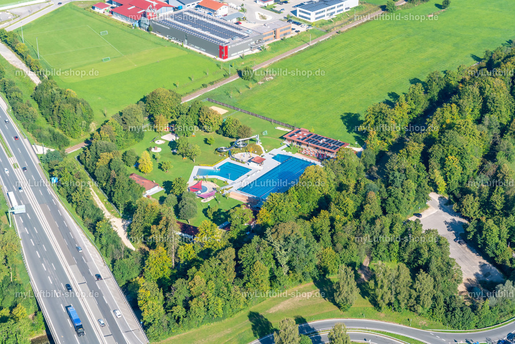 luftbild-freibad-siegsdorf-bruno-kapeller | Luftbild vom Freibad in Siegsdorf - Realisiert mit Pictrs.com