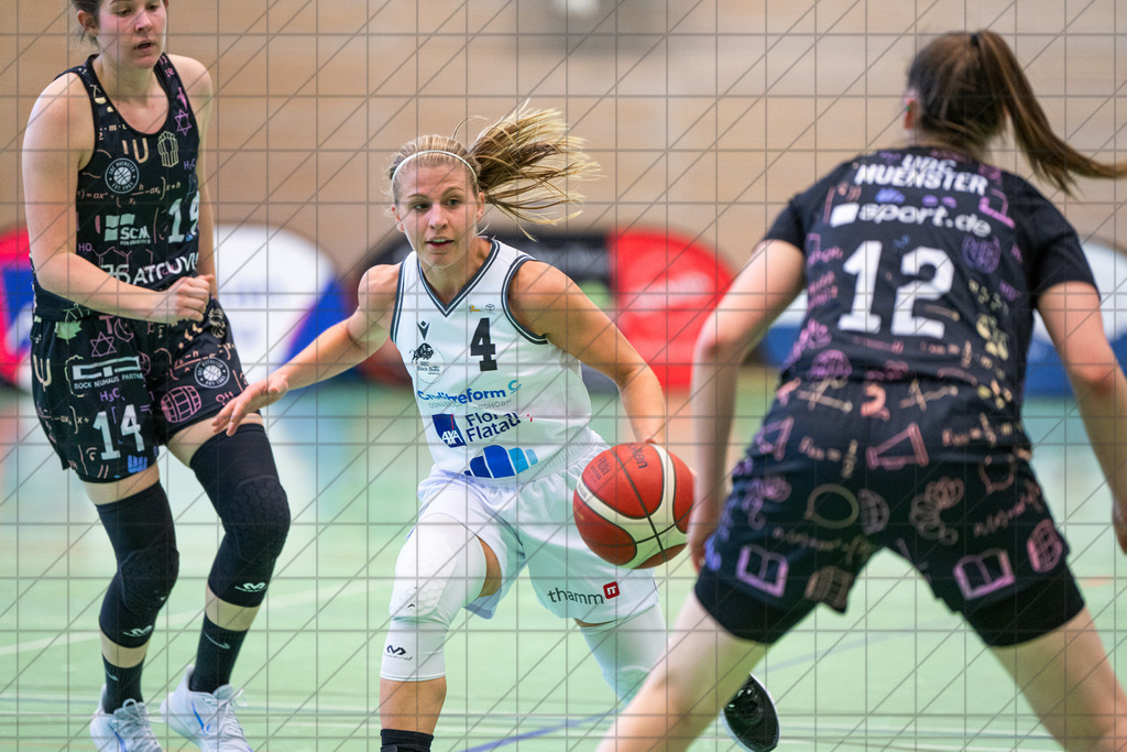 2. DBBL Nord 25/26 | Testspiel | BBC Osnabrück vs. UBC Müsnter | POTRATZ-BRAMSCHER Annemarie (BBC Osnabrück #4) //  14.09.25: 2. DBBL Nord 25/26 | Testspiel | BBC Osnabrück vs. UBC Müsnter / Osnabrück / Deutschland  //   CREDIT:www.bullenfotos.de, Martin König, Hörner Weg 40, D-49078 Osnabrück, +4917663732967 // Nutzung und Weitergabe nur zu den vereinbarten Zwecken. Presseanfragen an Ersteller. Alle Rechte beim Ersteller. Honorierung nach MFM. - Realisiert mit Pictrs.com