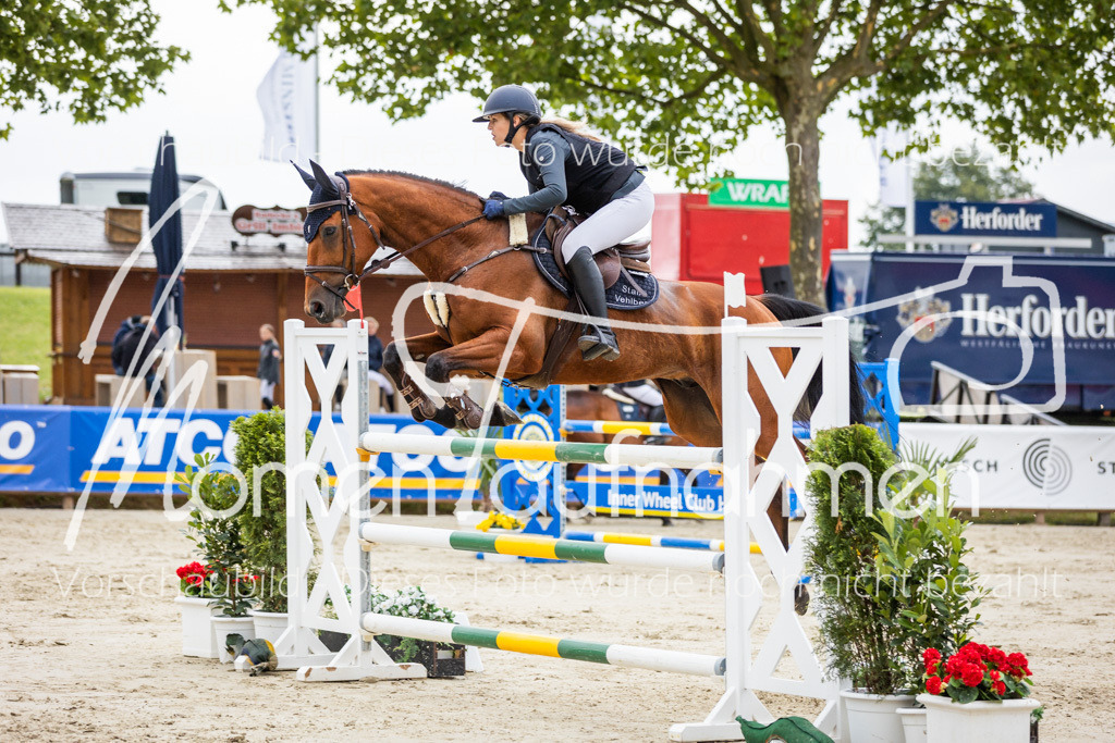 BHO-2PhSpr-M-169 | MomenTaufnahmen Pferdesportfotos