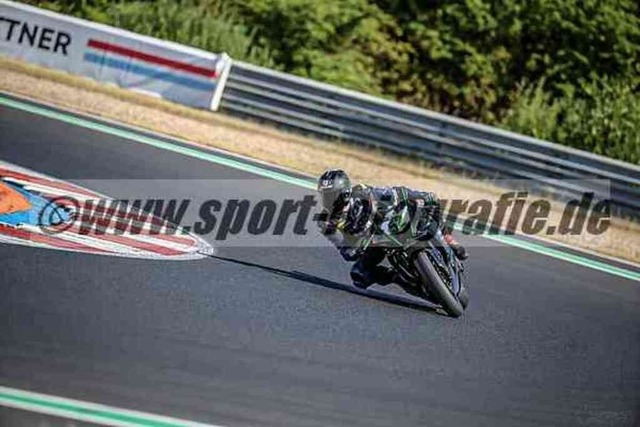 pubi2276 | Professionelle Fotos von Sportveranstaltungen, aber auch Hochzeiten und anderen Events. - Realisiert mit Pictrs.com