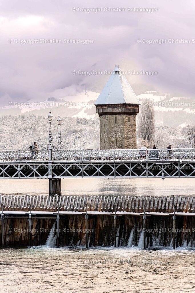 Winter Morning-74 | Entdecke hochwertige Fine Art Prints und Fotografien vom professionellen Fotografen aus Luzern. Jedes Motiv wird mit Liebe zum Detail aufgenommen, sorgfältig bearbeitet und in bester Qualität gedruckt – perfekt für Wohnräume, Büros oder als besonderes Ges - Realisiert mit Pictrs.com