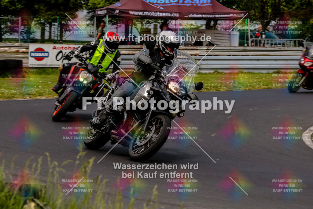 MotoTeamVBK-21010 | Hier findet Ihr Bilder von Touristenfahrten auf der Nürburgring Nordschleife oder von anderen Veranstaltungen die ich besucht habe. Viel Spass beim Durch Schauen 