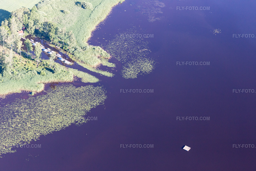 Aerial view: View of the town in Torne in the state Kronoberg, Sweden. – Photo: IMG_108185.jpg taken on 06/28/2018 by Werner Riehm/FLY-FOTO.com – Resolution of the original: 5472 x 3648 px