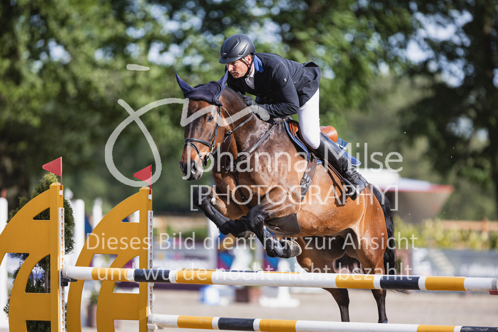 250506_Mühlen_SprPf-M-523 | Deine schönsten Turniermomente als professionelle Fotos! Entdecke hochwertige Pferdesport-Fotografie im Online-Shop. Jetzt Fotos finden & bestellen!