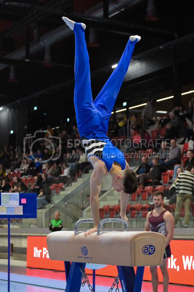 Schweizer Meisterschaften Kunstturnen Mannschaften Männer (A) - 22. November 2025 | Schweizer Meisterschaften Kunstturnen Mannschaften Männer (A)AXA Arena, WinterthurBild: Sportfotografie Markus Aeschimann | www.markus-aeschimann.ch - Realisiert mit Pictrs.com
