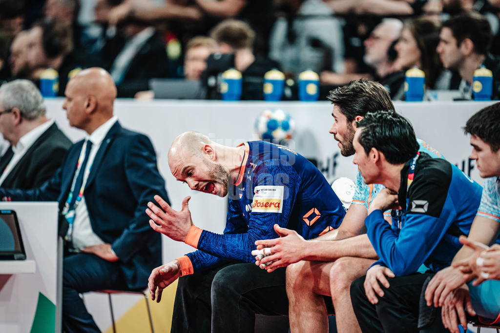 Handball | Herren | EHF EURO 2024 | European Championshop Men 2024 Final Tournament | Niederlande vs. Portugal | 23.01.2024 | Bart Ravensbergen (#1, Holland, NED) ärgert sich