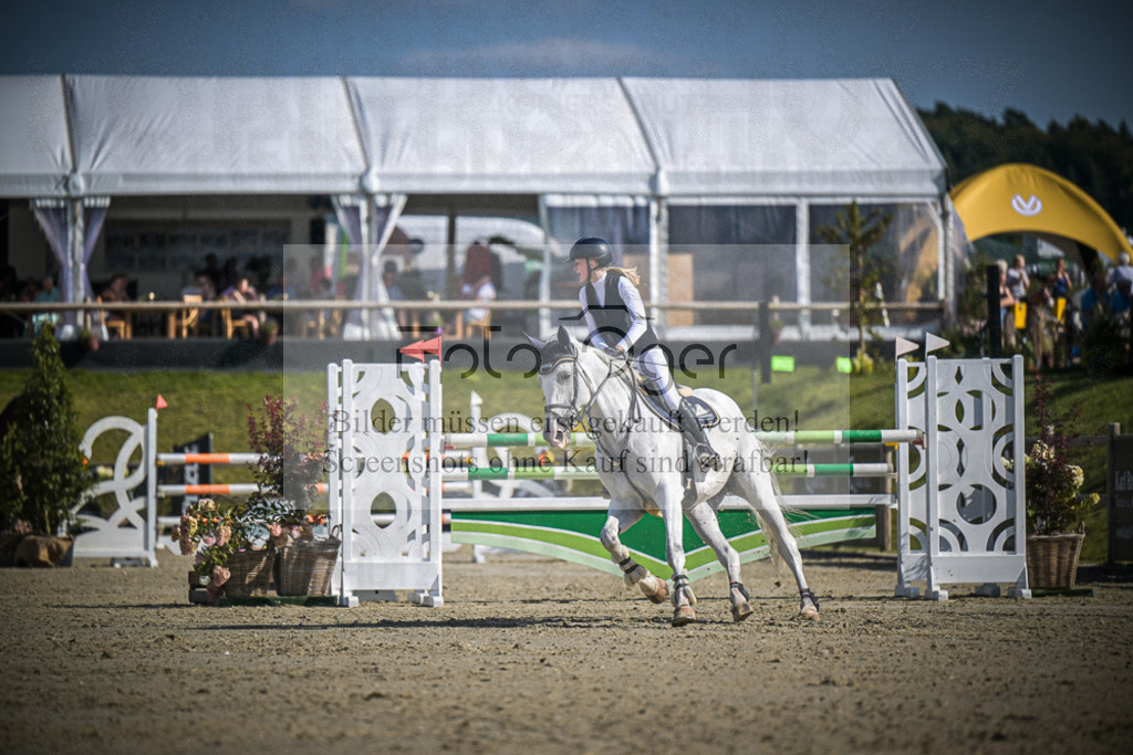 DOS_0113 | Entdecke hochwertige Reitturnierfotos von Foto Oger. Professionell, emotional und authentisch – jetzt Lieblingsmomente im Shop bestellen.Deutschlandweite Turnierfotografie. - Realisiert mit Pictrs.com