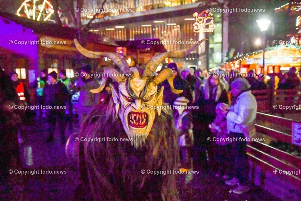 Perchten_ Christkindlmarkt Linz Volksgarten_ 14.12.2022-7 | 14.12.2022, Linz, AUT, Christkindlmarkt Volksgarten Linz, im Bild Perchtenlauf der Linzer Perchten 2022