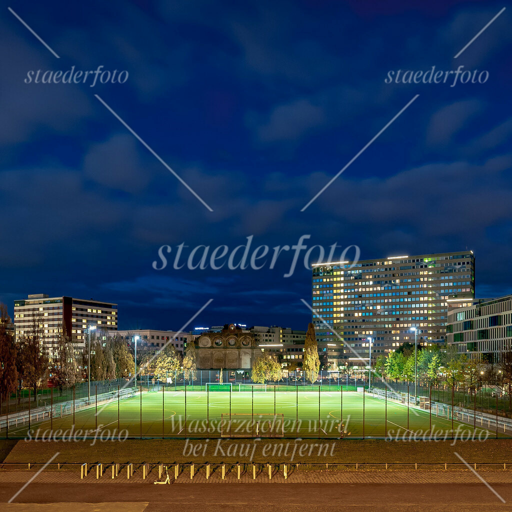 AnhalterBhf_Supertotale_mit_Sportplatz_quadratisch | Der Fotograf für Portraitfotografie aus Berlin | staederfoto.de - Realisiert mit Pictrs.com