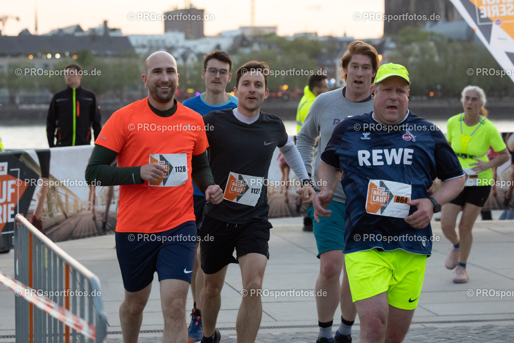 16. OBI Nachtlauf des ASV Koeln; Koeln, 17.05.23 | Impressionen vom 16. OBI Nachtlauf des ASV Koeln am 17.05.23 an Rheinpromenade und Tanzbrunnen in Koeln (Deutschland). Foto: BEAUTIFUL SPORTS/Ulrich Fassbender