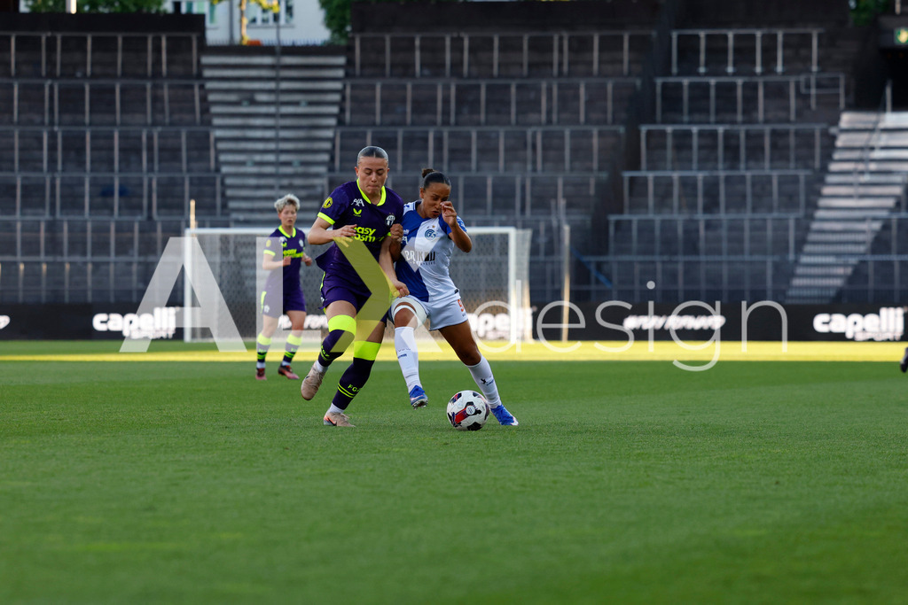 GC Zürich vs FC Zürich - AXA Women’s Super League Playoffs - Stadion Letzigrund | ALILA BELÉN IPPOLITO of Grasshopper Club Zürich and SANJA KOVACEVIC of FC Zürich duel during the AXA Women’s Super League Playoffs quarter-final second leg between GC Zürich and FC Zürich at Stadion Letzigrund, Zurich, Switzerland. - Realisiert mit Pictrs.com