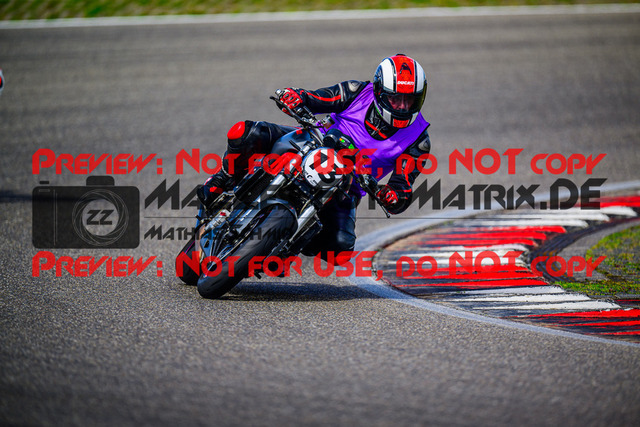 MaZZes_FotoMatrix_240911_6007705_5329 | GELB