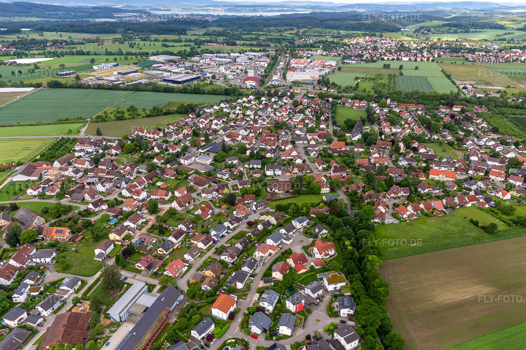 Luftbild: Industriegebiet Mimmenhausen im Ortsteil Neufrach in Salem im Bundesland Baden-Württemberg in Deutschland. Foto: IMG_132019.jpg vom 26.05.2022 durch Werner Riehm/FLY-FOTO.deGemeinde Salem&nbsp;|&nbsp;&nbsp;|&nbsp;&nbsp;