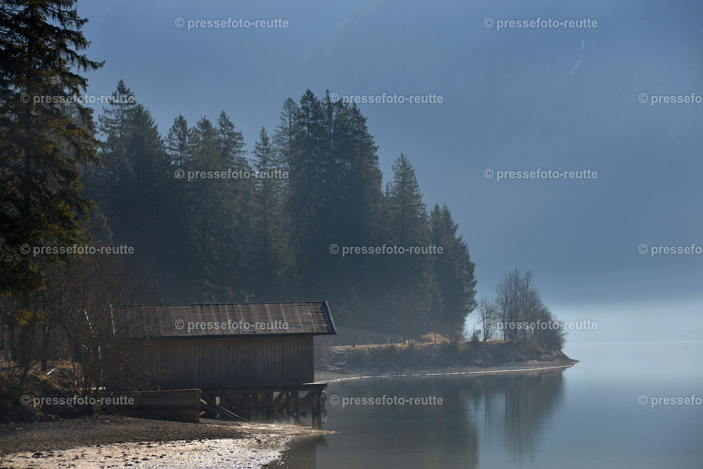 welltvi-BDB-Plansee-Fruehjahr_18032020-WTV_2655 | Info aus dem Bezirk Reutte/Ausserfern Tirol sowie eine umfangreiche Bilddatenbank über die gesamte Region: Lechtal, Talkessel Reutte, Tannheimertal, Zwischentoren. Lech, Plansee, Zugspitze, Grenztunnel, B179, Fernpassstraße, Verkehr, Lawinen, Tradition, - Realisiert mit Pictrs.com