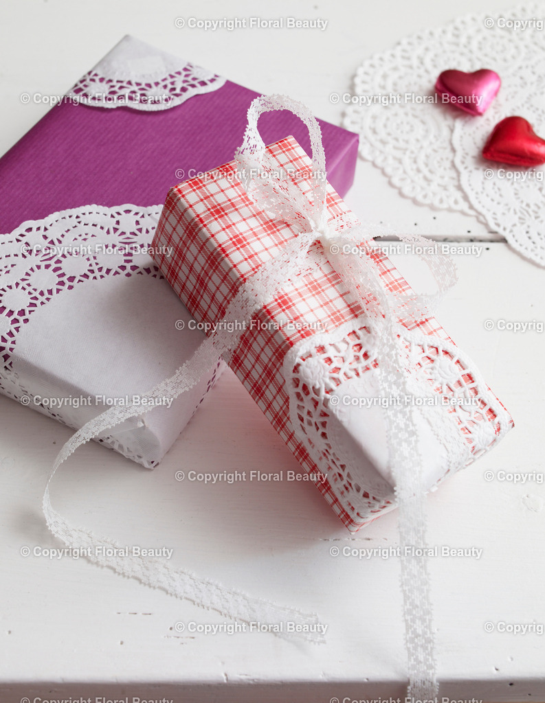 Tortenspitzen_Geschenkverpackung_18 | Onlineshop für hochwertige Wandbilder. Bei uns findet ihr selbstgestaltete Blumenmotive. Das perfekte Geschenk, als Praxisdeko oder die eigene Wohnung. Alle künstlerischen Blumenfotos sind auf Leinwand, FineArtPrint, Kunstdruck und vielem mehr zu erwerben - Realisiert mit Pictrs.com