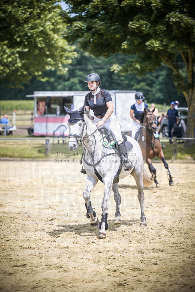 DOS_3266 | Entdecke hochwertige Reitturnierfotos von Foto Oger. Professionell, emotional und authentisch – jetzt Lieblingsmomente im Shop bestellen.Deutschlandweite Turnierfotografie. - Realisiert mit Pictrs.com