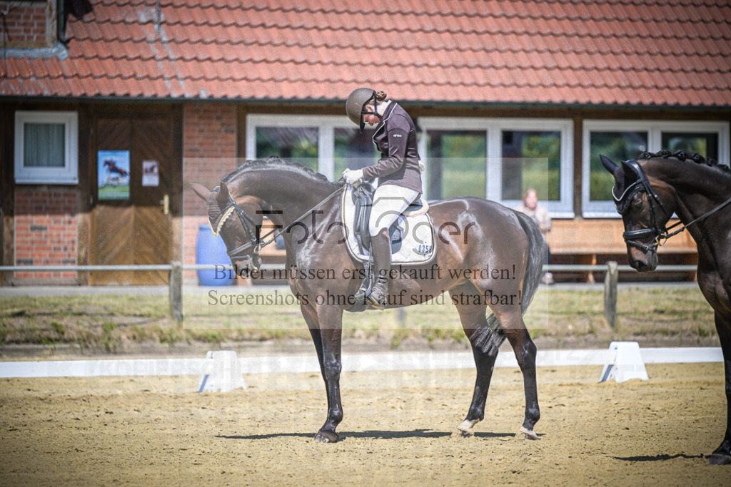 DOS_4363 | Entdecke hochwertige Reitturnierfotos von Foto Oger. Professionell, emotional und authentisch – jetzt Lieblingsmomente im Shop bestellen.Deutschlandweite Turnierfotografie. - Realisiert mit Pictrs.com