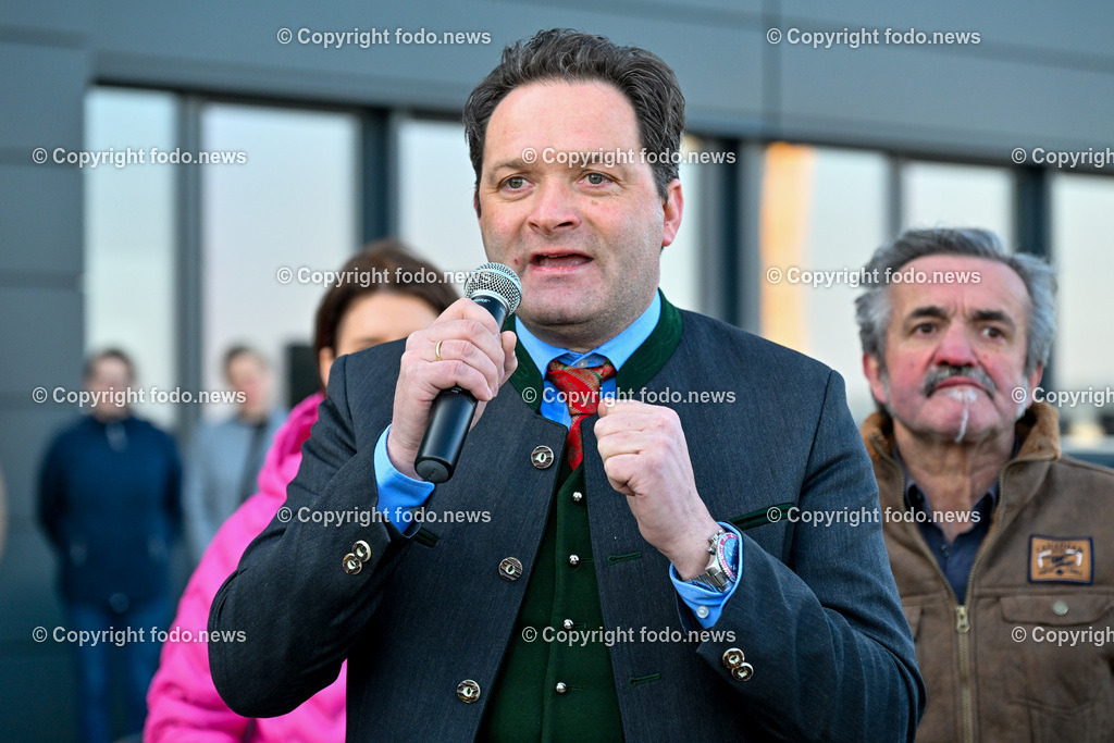 Bauernprotest_ Poendorf_ Lasco_ 08.03.2024-74 | 08.03.2024, Poendorf, AUT, Bauernprotest, im Bild Bauernprotest, Bauern, Landwirte, Traktoren, Fa. Lasco, Demo, Kundgebung

BM Norbert Totschnig(VP, Land- und Forstwirtschaft, Regionen und Wasserwirtschaft)