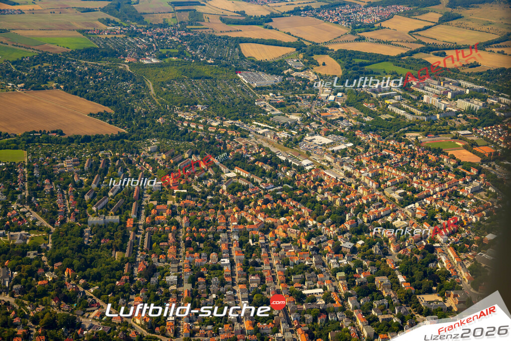 Übersichts Bild Weimar - Die Luftaufnahme wurde 2025 vom UL-Flugzeug heraus erstellt ( keine Drohnenaufnahme ) - Hochauflösende Luftaufnahme - für Wandbilder und großformatige Ausdrucke geeignet. Das besondere Geschenk!Hier alle&nbsp;Infos zur Lizenzierung der LuftaufnahmeWir fliegen auch dieses Jahr wieder in Ihre Region um Luftbilder zu erstellen.- Luftbild anfragen