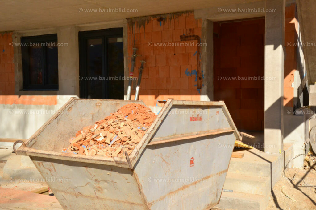 bib-lg17-elektroinstallation-0109 | Nach LV-Leistungsgruppen sortierte Detailfotos über den Bau eines Hauses. Alle Hausbau-Bilder direkt vom Urheber und Autor der Website Haus-Selber-Bauen.com