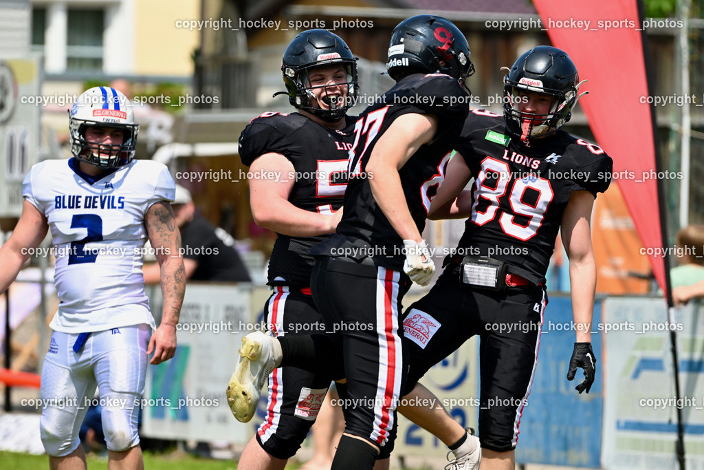 Carinthian Lions vs. Cineplexx Blue Devils | Jubel Carinthians Lions Mannschaft, #87 Riedl Maximilian Carinthian Lion, #89 Fantic Philip Carinthian Lion, Carinthian Lions vs. Cineplexx Blue Devils, Carinthian Lions vs. Cineplexx Blue Devils am 09.06.2025 in Klagenfurt (ASV Sportplatz), Austria, (Photo by Bernd Stefan)