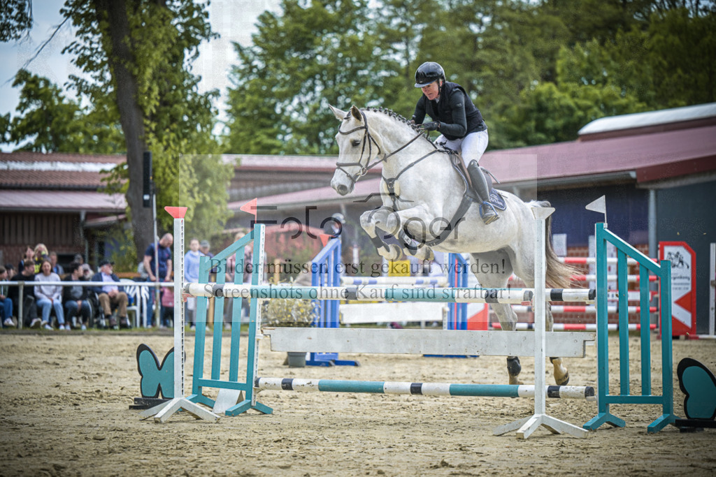 DOS_2161 | Entdecke hochwertige Reitturnierfotos von Foto Oger. Professionell, emotional und authentisch – jetzt Lieblingsmomente im Shop bestellen.Deutschlandweite Turnierfotografie. - Realisiert mit Pictrs.com