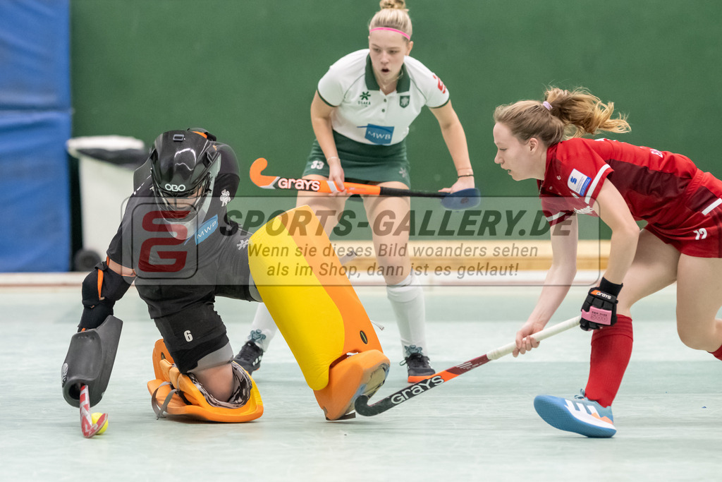 SFE_20230114_0050 | 1. Bundesliga Hockey Damen Rot-Weiss Köln - Uhlenhorst Mülheim am 14.01.2023 in Köln (KTHC Stadion Rot-Weiss Köln Tennis and Hockey Club), Photo: Stephan Fehrmann 2022 (Sports-Gallery),Lena Kolmetz ( Rot-Weiss Köln #13 )
