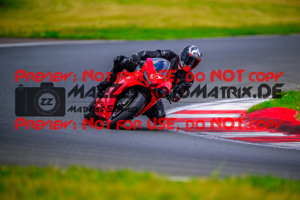 MaZZes_Fotomatrix_20250723_6007705_5994 | ROT