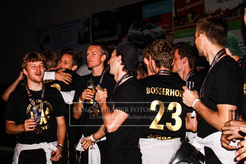 WM EMPFANG 30.01.23 LSF-43 | lanaschraderfotografie - Realisiert mit Pictrs.com