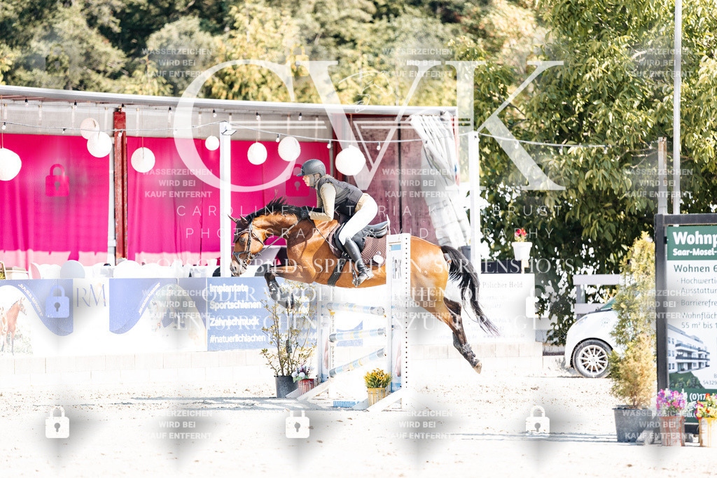 CK902378 | Turnierfotografie Pferdefotografie Trier Rheinland-Pfalz Pferdesport Reitsport Tierfotografie Sportfotografie Pferdevideo Pferdevideografie Equestrianvideography equestrianphotography  - Realisiert mit Pictrs.com