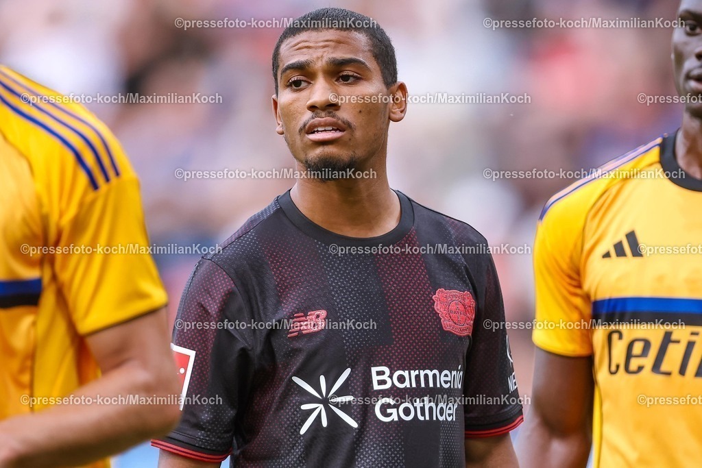 B0405082501079 | 05.08.2025, Fußball, Bayer 04 Leverkusen - Pisa Sporting Club, Testspiel, Saisoneröffnung in der BayArena, Saison 2025 2026: Amine Adli (Bayer04 #21)  DFB regulations prohibit any use of photographs as image sequences and or quasi-video.