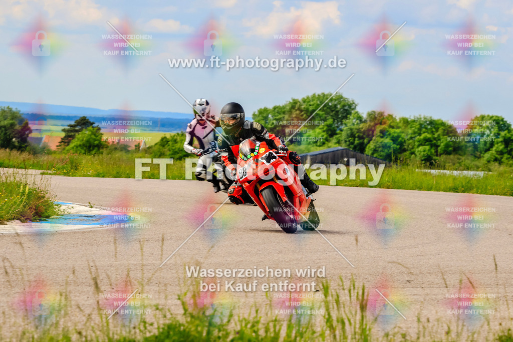 MotoTeam-0948 | Hier findet Ihr Bilder von Touristenfahrten auf der Nürburgring Nordschleife oder von anderen Veranstaltungen die ich besucht habe. Viel Spass beim Durch Schauen 