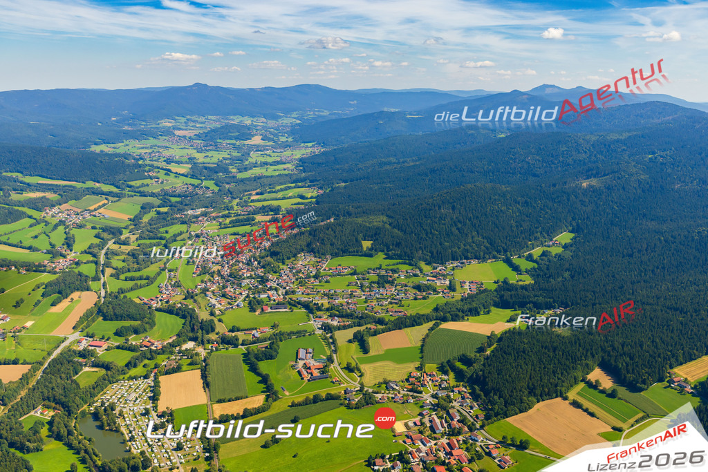 Luftaufnahme von Hohenwarth - Die Luftaufnahme wurde 2025 vom UL-Flugzeug heraus erstellt ( keine Drohne ) - Hochauflösende Luftaufnahme - für professionelle Ausdrucke geeignet. Die Geschenkidee !Mit Lizenz und Bildrechte bestellbar