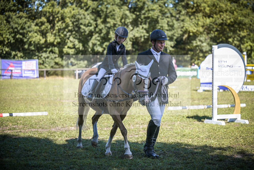 DOS_0169 | Entdecke hochwertige Reitturnierfotos von Foto Oger. Professionell, emotional und authentisch – jetzt Lieblingsmomente im Shop bestellen.Deutschlandweite Turnierfotografie. - Realisiert mit Pictrs.com