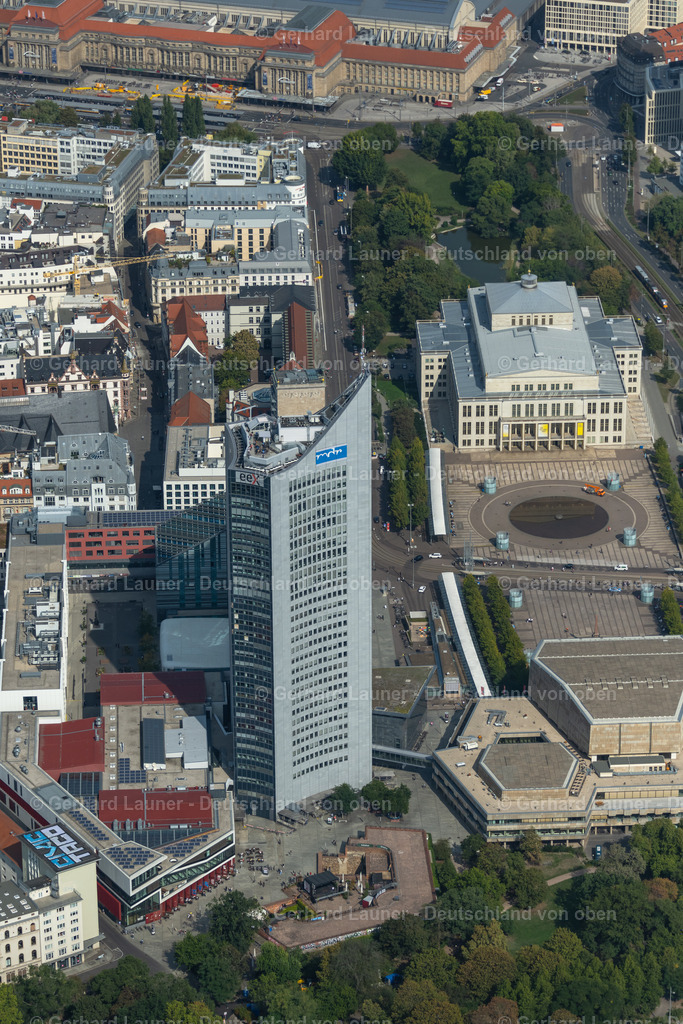 4039569 | LEIPZIG 14.09.2020 Fassadenfläche und Strukturen am Hochhaus- Gebäude " City-Hochhaus Leipzig " im Ortsteil Zentrum in Leipzig im Bundesland Sachsen, Deutschland.