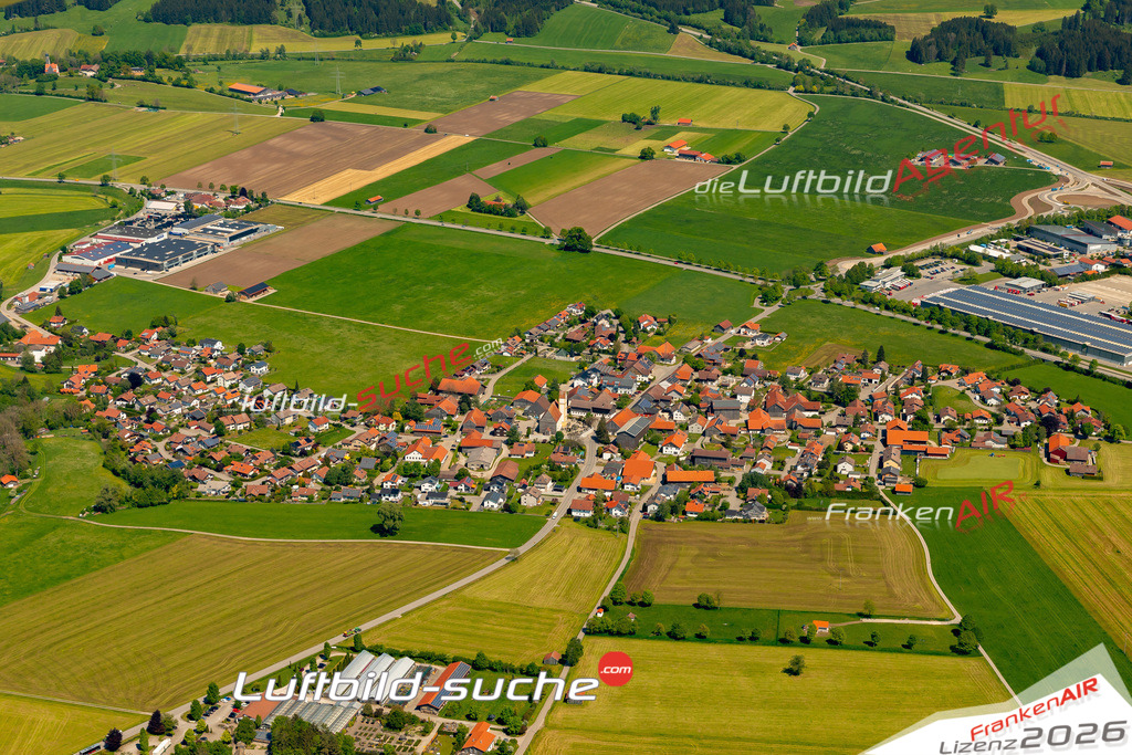 Das Luftbild zeigt : Altdorf Biessenhofen - Die Luftaufnahme wurde 2024 vom UL-Flugzeug aus erstellt ( keine Drohne ) - Hochauflösende Luftaufnahme - Für grossformatige Ausdrucke geeignet. Die Geschenkidee !Mit Lizenz und Bildrechte bestellbar