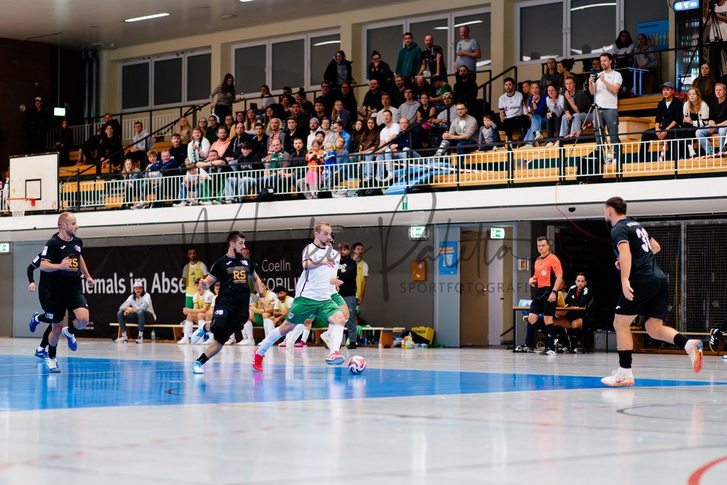 Futsal-Bundesliga, Saison 2025/2026, 9. Spieltag: SC Preußen Münster - YB Balkan Pfarrkirchen | Futsal-Bundesliga, Saison 2025/2026, 9. Spieltag, SC Preußen Münster empfängt YB Balkan Pfarrkirchen in der Universitäts-Sporthalle in Münster. Foto: sportfotografie.ms | Markus Paletta - Realisiert mit Pictrs.com