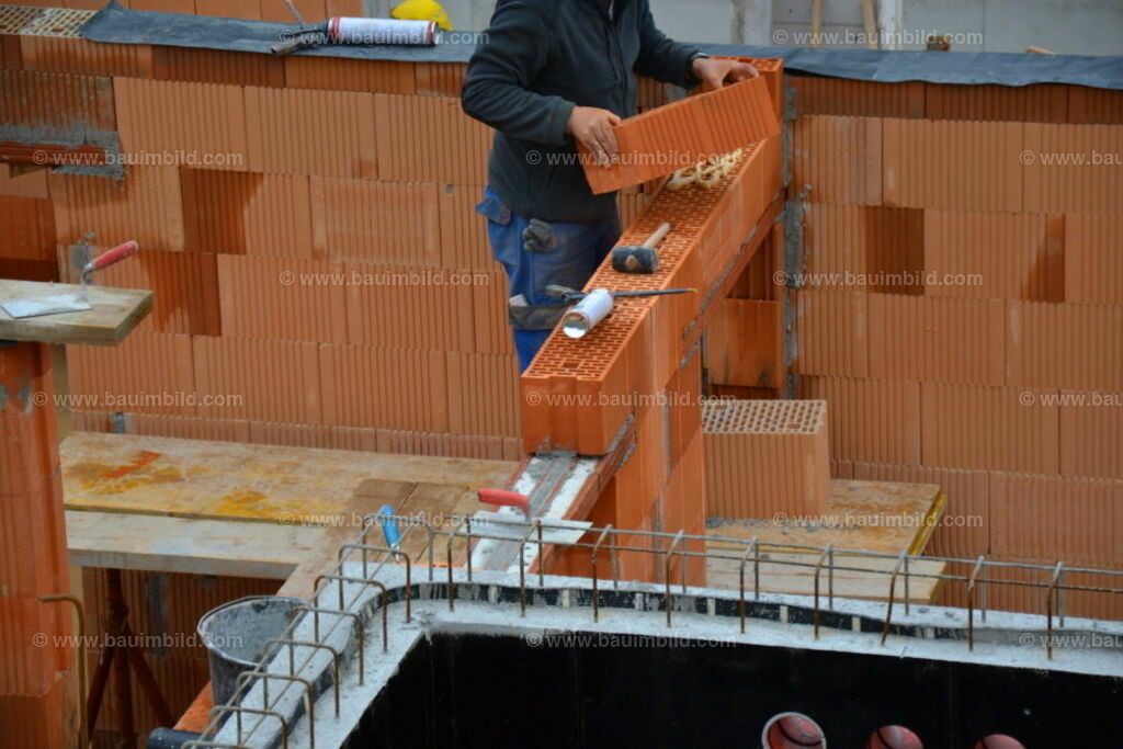 bib-lg07-mauerarbeiten-0048 | Nach LV-Leistungsgruppen sortierte Detailfotos über den Bau eines Hauses. Alle Hausbau-Bilder direkt vom Urheber und Autor der Website Haus-Selber-Bauen.com