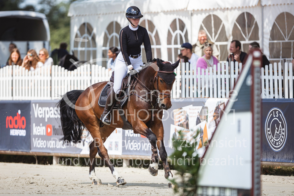 240711_BHO_L-Stil-1-499 | Deine schönsten Turniermomente als professionelle Fotos! Entdecke hochwertige Pferdesport-Fotografie im Online-Shop. Jetzt Fotos finden & bestellen!