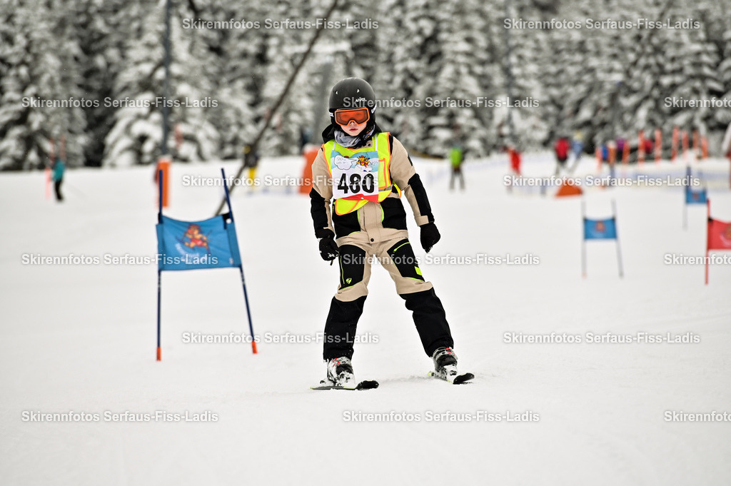 SRF_20.02.2026_0340 | Skirennfotos,Serfaus,Fiss,Ladis,Kinderskirennen,Winter,Tirol,Oberland,skirace,SFL,feelfree,weil wir's genießen,ski,Ski,skifahren,Sonnenplateau, - Realisiert mit Pictrs.com