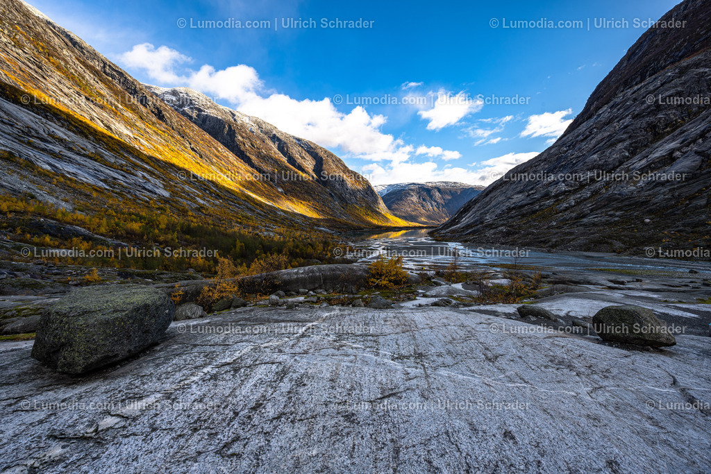 10047-10065 - Am Jostedalsbreen - Norwegen | Stockfoto und Bilderpool mit Bildmaterial aus Deutschland, dem Harz, Halberstadt, Quedlinburg, Wernigerode und weltweit. Qualitativ hochwertige und professionelle Fotos anschauen und kaufen. - Realisiert mit Pictrs.com