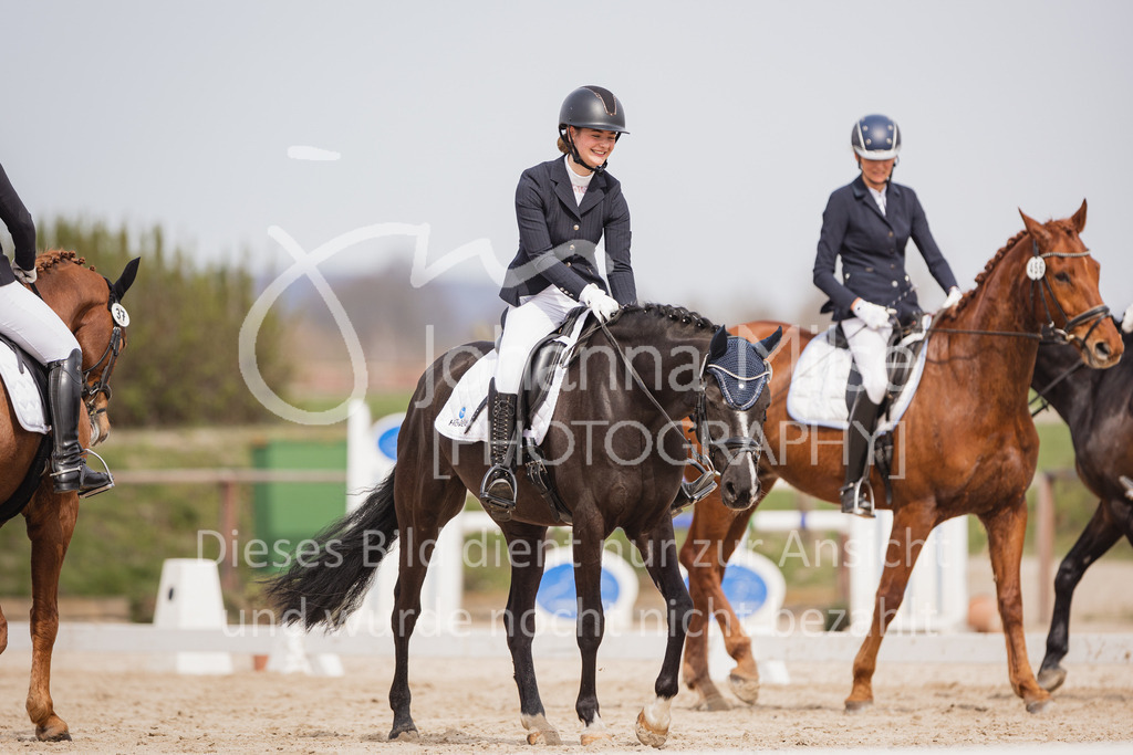 230410_Frühlingsfest_A-Dressur-461 | Deine schönsten Turniermomente als professionelle Fotos! Entdecke hochwertige Pferdesport-Fotografie im Online-Shop. Jetzt Fotos finden & bestellen!