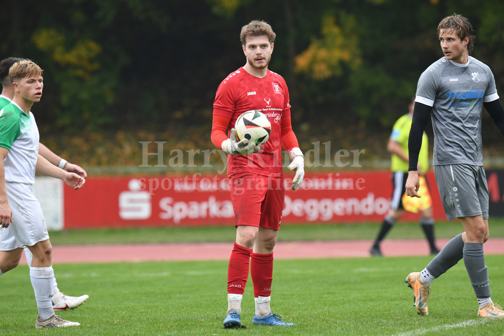 SpVgg GW Deggendorf : FC Obernzell-Erlau | David Albrecht (SpVgg GW Deggendorf #33) - Realisiert mit Pictrs.com
