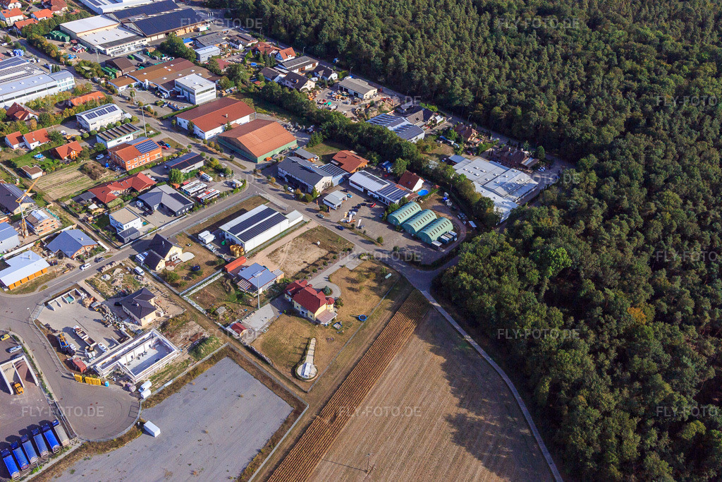 Luftbild: Gewerbegebiet Industriestr in Hatzenbühl im Bundesland Rheinland-Pfalz in Deutschland. Foto: IMG_117385.jpg vom 06.09.2019 durch Werner Riehm/FLY-FOTO.de