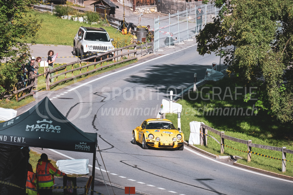 21. Arosa ClassicCar 2025 - 6. =September= 2025 | Markus Michel aus Bremgarten (SUI) in einem Alpine A110 SC aus dem Jahre 1973 mit Startnummer 319 am Arosa ClassicCar 2025 in der Kategorie Classic Trophy..@arosaclassiccar, @arosa.official, #arosaclassiccar, #arosa, #76curves, #classiccarBild: Sportfotografie Markus Aeschimann | www.markus-aeschimann.ch - Realisiert mit Pictrs.com