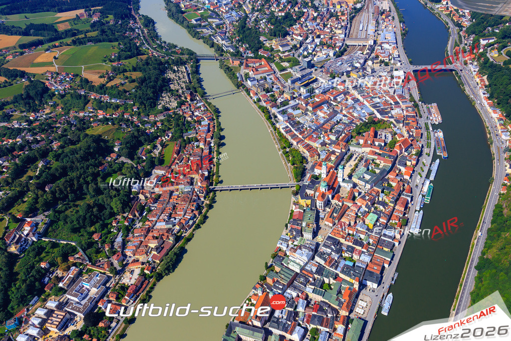 Die Luftaufnahme der Stadt Passau wurde 2017 vom Flugzeug heraus erstellt ( keine Drohne )- hohe Auflösung für beste Qualität