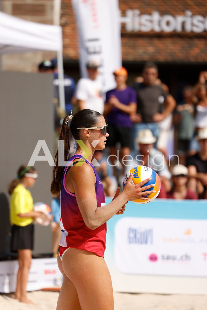 Obi BeachTour 2026 - Basel | BASEL, SWITZERLAND - JULY 19: ZOÉ FLÜCKIGER (SUI) during the Obi BeachTour 2026 match between BOSSART / ABBÜHL (SUI) and FLÜCKIGER / DEMIERRE (SUI) at Barfüsserplatz on July 19, 2026 in Basel, Switzerland. - Realisiert mit Pictrs.com