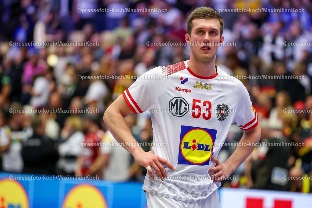 EHF17012601109 | 17.01.2026, Handball, Men's EHF EURO 2026, Österreich - Spanien, Jyske Bank Boxen in Herning, Dänemark, Preliminary Round:  Mykola Bilyk (Austria #53) enttäuscht Enttäuschung 