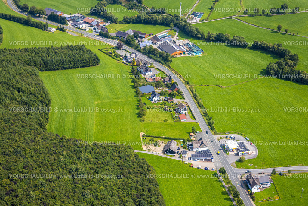Meschede250807161 | Luftbild, Wohngebiet Ortsansicht Ortsteil Nichtinghausen, Eslohe, Sauerland, Nordrhein-Westfalen, Deutschland