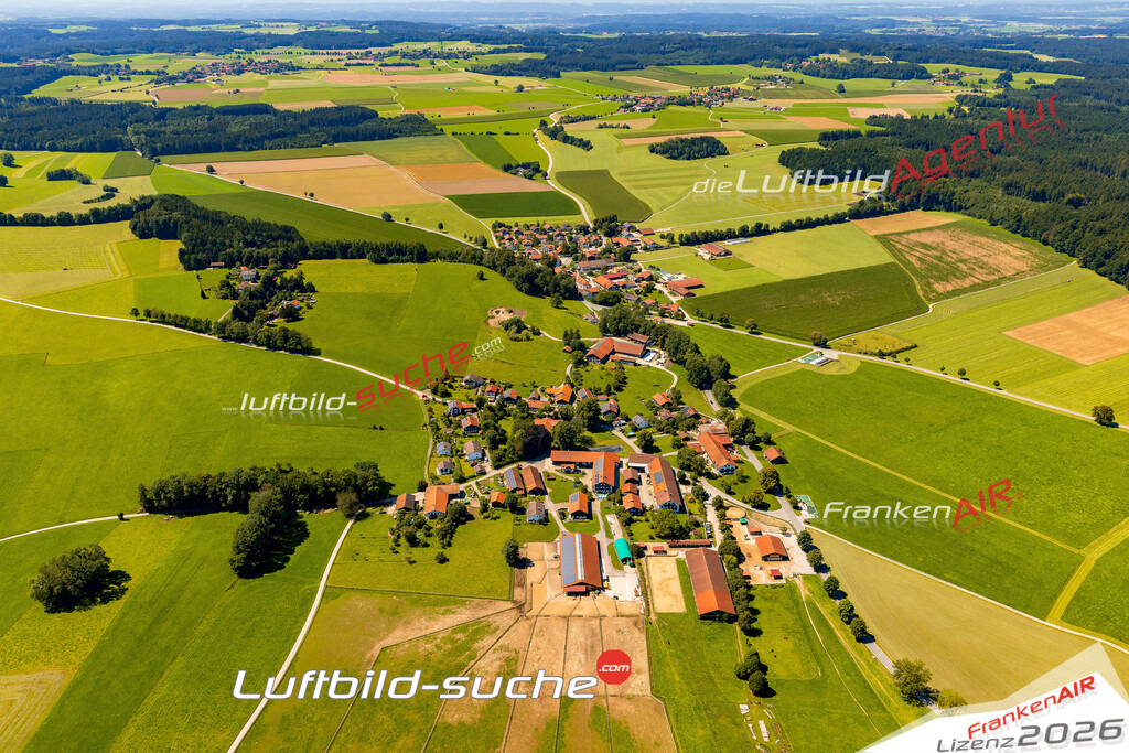 Erlach Dietramszell Bild- Das Luftbild wurde 2025 vom UL-Flugzeug heraus erstellt ( keine Drohne ) - Hochauflösende Luftaufnahme -Nicht vergleichbar mit Google Maps oder Satelittenbilder- Die Geschenkidee !Mit Lizenz und Bildrechte bestellbar